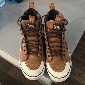 M 6.5 / W 8 brown Vans boots